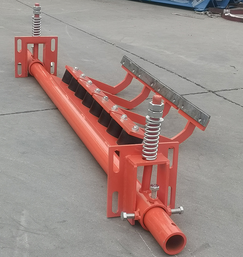 皮帶機(jī)清掃器有什么作用呢？皮帶輸送機(jī)必須安裝清掃器嗎